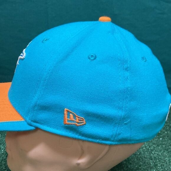 Lot of 2 medium large New Era Miami Dolphins fitted hats (OKPM-01-021) - Picture 9 of 13